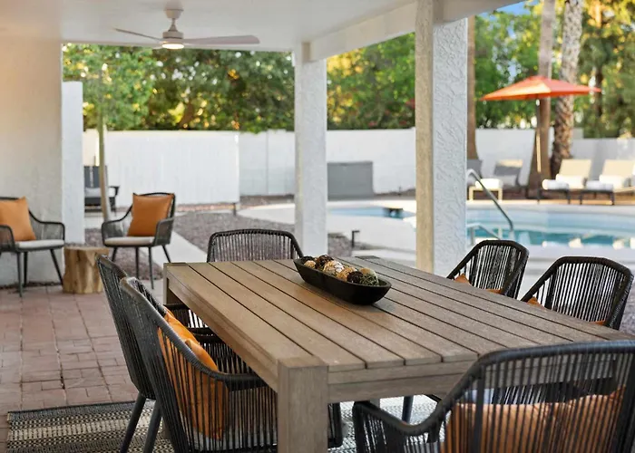 Ferienhaus Desert Serenity - Pool Retreat By Hiking Preserve Phoenix