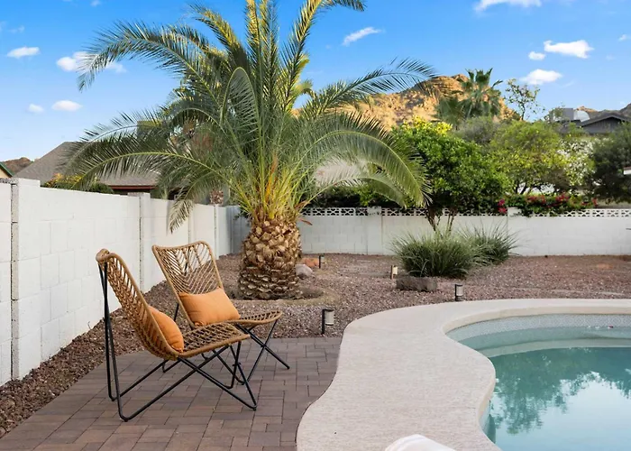 Ferienhaus Desert Serenity - Pool Retreat By Hiking Preserve
