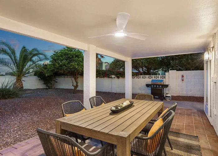Ferienhaus Desert Serenity - Pool Retreat By Hiking Preserve *